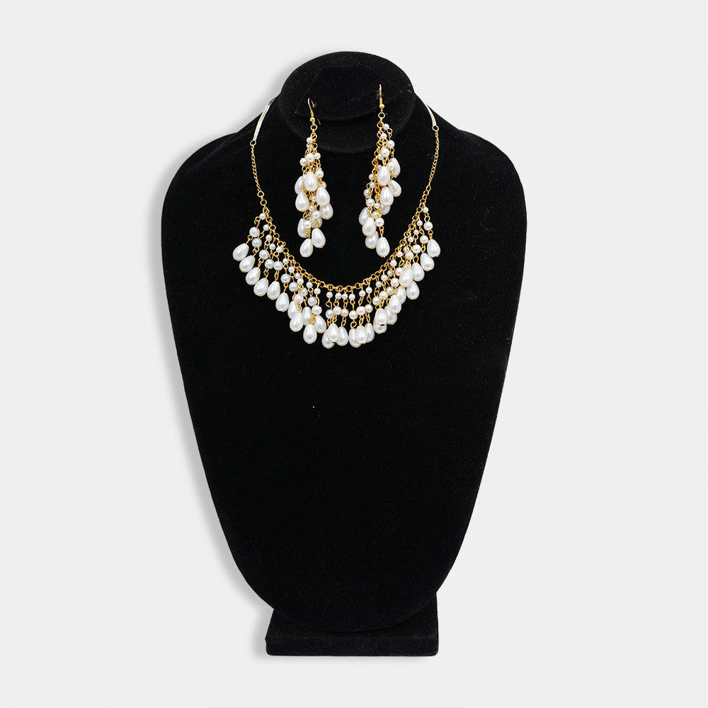 Sparkling Pearl Necklace