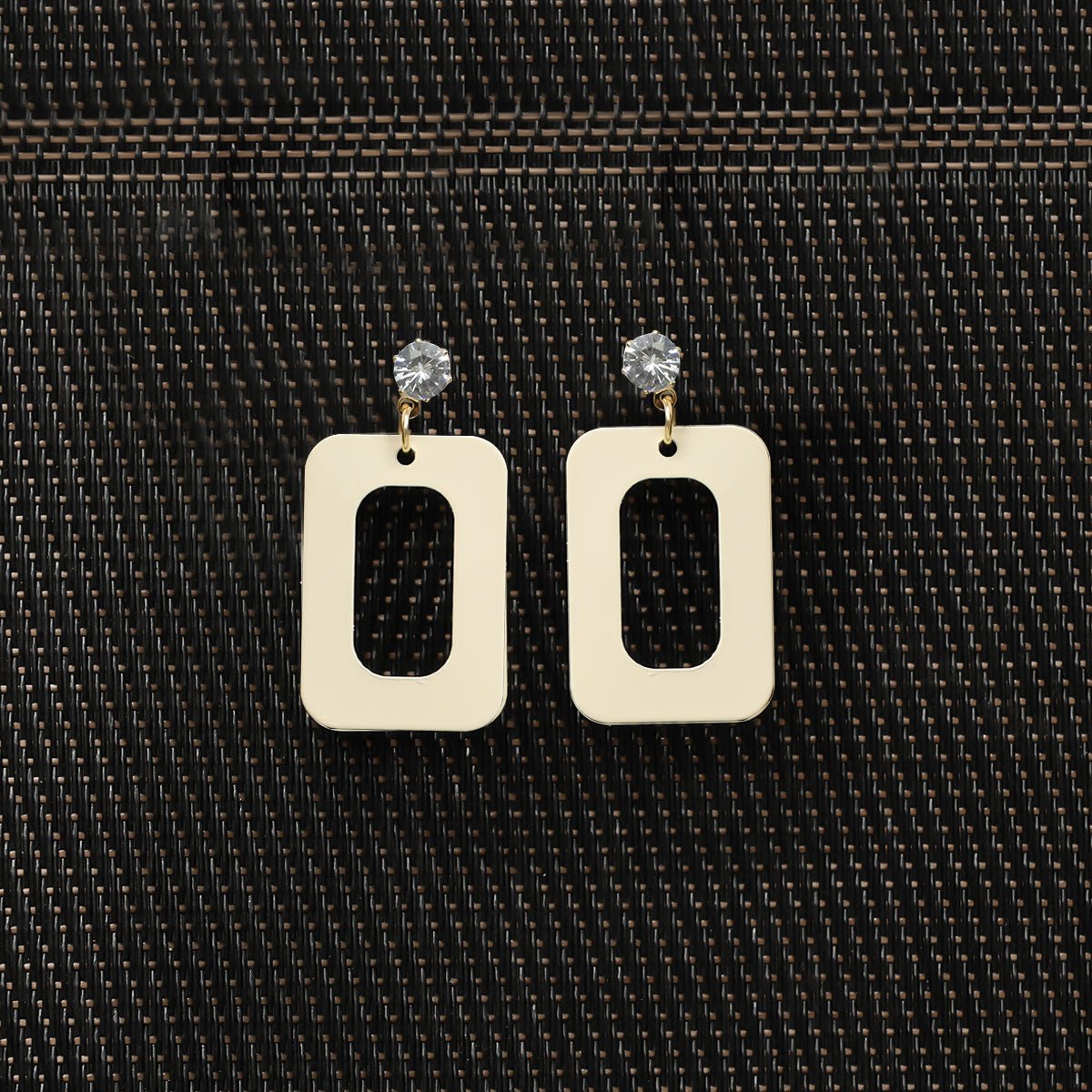 Amelia Earrings Set - Image 3