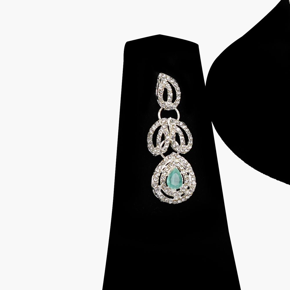 Shimmering Rhinestone Necklace - Image 3